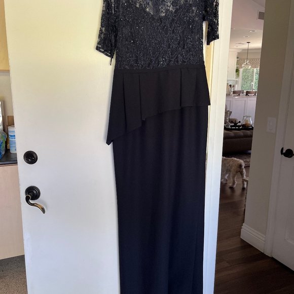 Teri Jon by R Freeman Navy Blue Cocktail formal gown size 8 - Picture 2 of 4